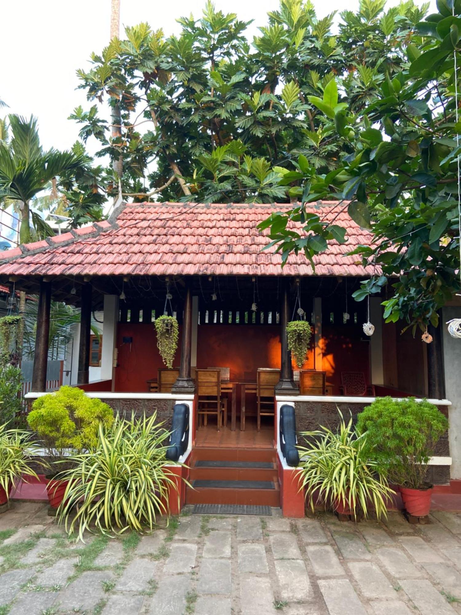 Dove Cottage Cherai Beach Exterior photo